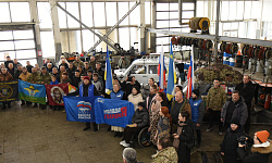 Очередная партия техники и гуманитарного груза отправилась из Бурятии на передовую 