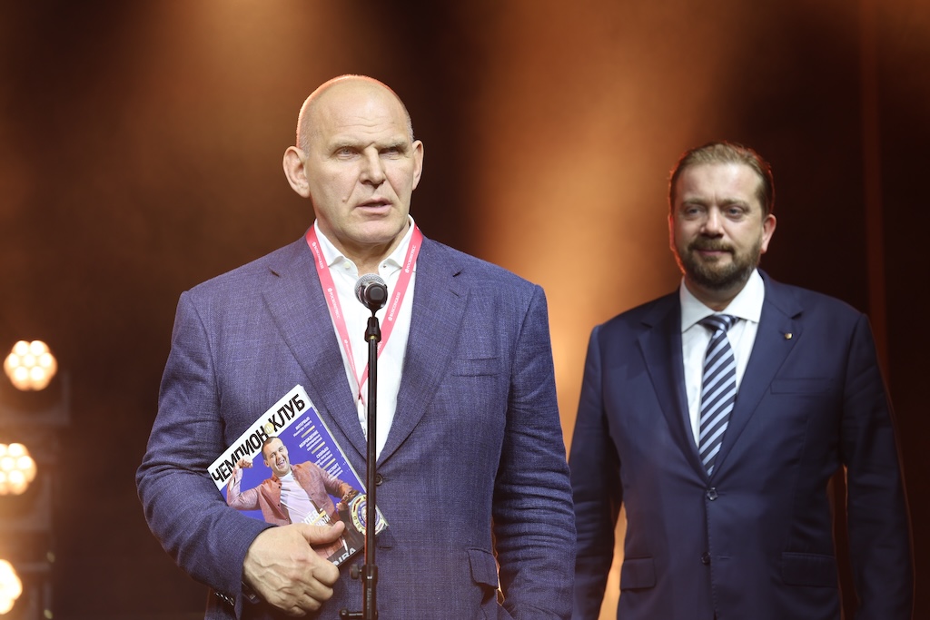 На премии «Чемпион» на ПМЭФ наградили компании за вклад в развитие спорта