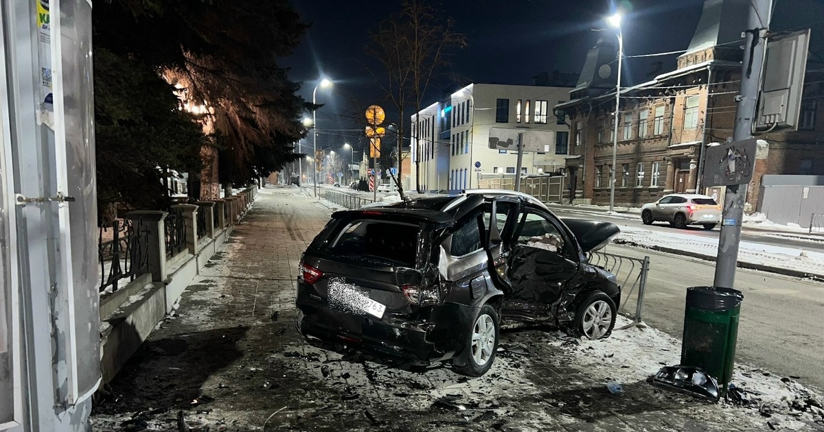 Столкнулись Lada Vesta и Geely Emgrand