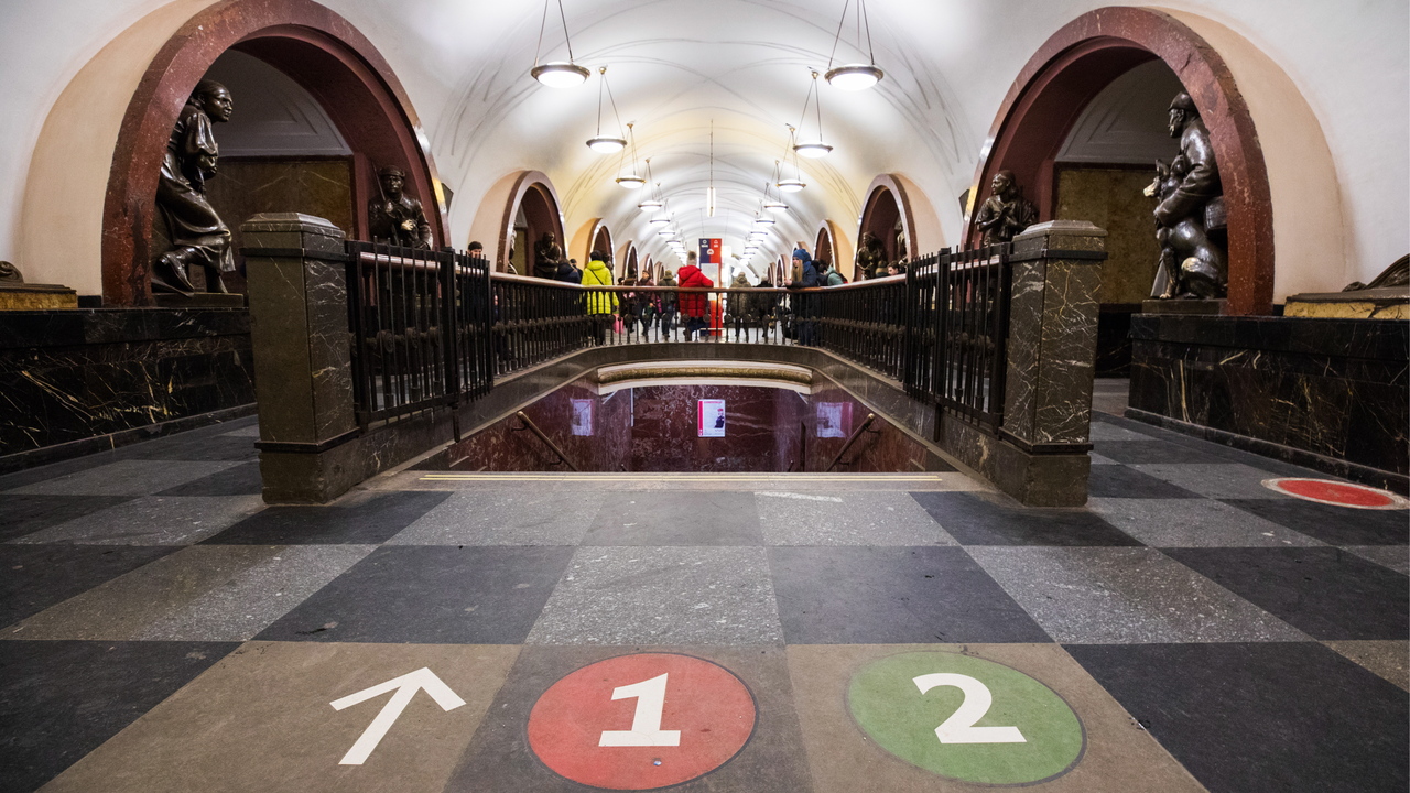 александровский сад москва станция метро
