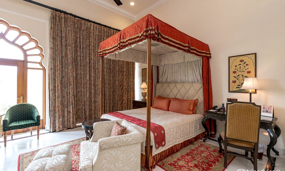 В Rambagh Palace гости могут остановиться в одном из 79 номеров, включая роскошные исторические люксы