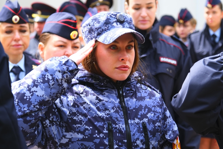 В Калининграде состоялась торжественная церемония открытия Аллеи памяти и мемориала погибшим сотрудникам органов внутренних дел и Росгвардии