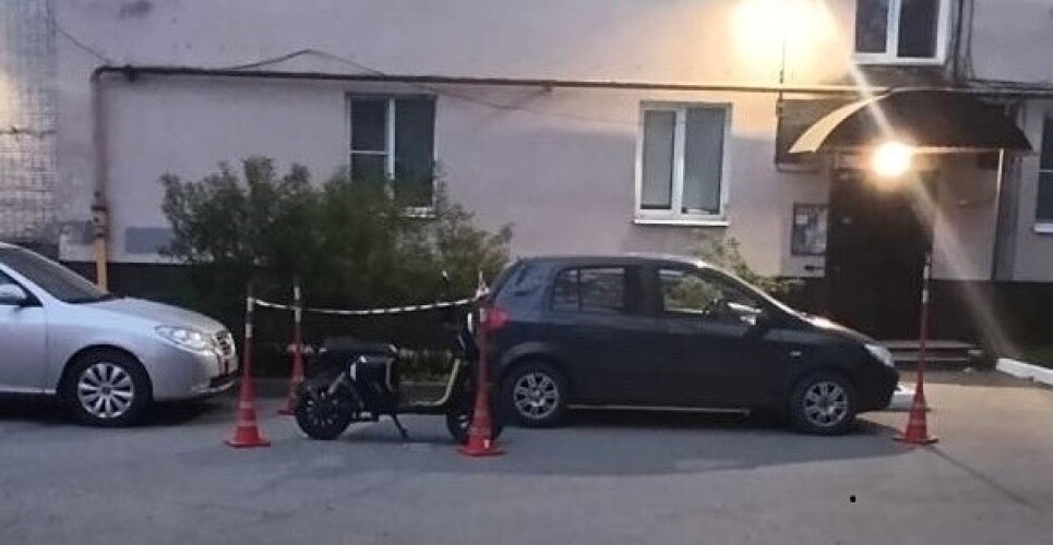 Юная электровелосипедистка попала в больницу после ДТП на Торговой стороне