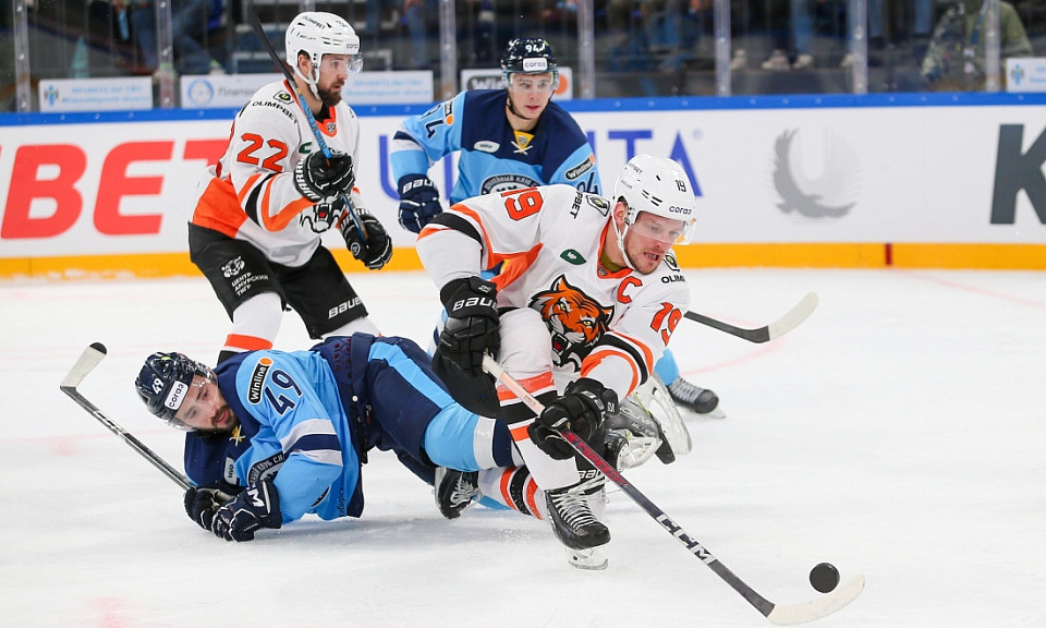 Хоккеисты «Сибири» взяли реванш в Хабаровске