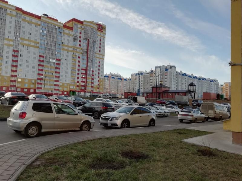 В Белгороде хотят уменьшить количество машин на открытых стоянках