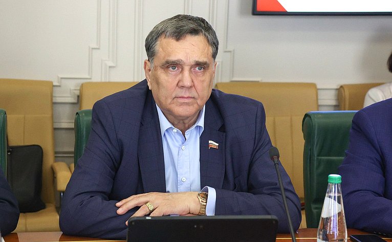 Сергей Иванов