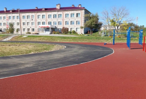 Школьный стадион и спортивную площадку обновили в селе Осиновая Речка по президентской госпрограмме