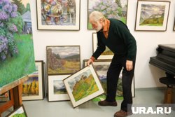 Герман Травников в своей студии в Кургане