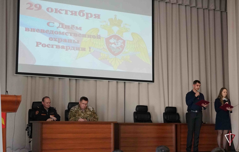 Подразделения вневедомственной охраны отмечают профессиональный праздник