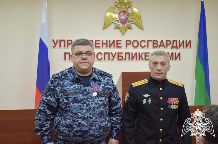В Сыктывкаре личный состав Росгвардии поздравили с профессиональным праздником