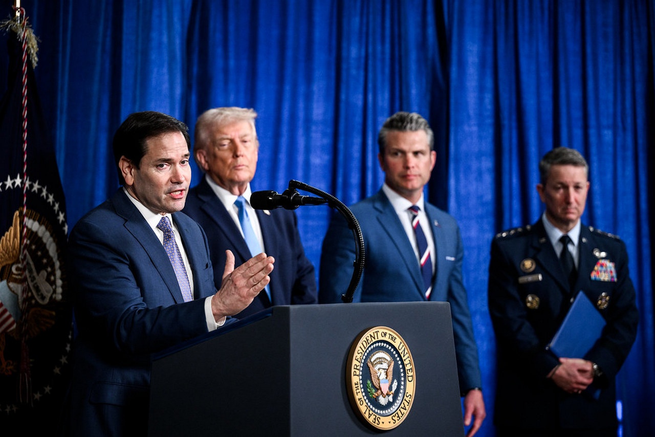 Интересы фракций в правительстве США совпали в вопросе агрессии на суверенную страну.