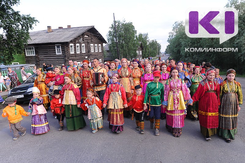 Город усть цильма. Село Усть-Цильма. Республика Коми Усть Цильма. Село Усть-Цильма Республика Коми. Красная горка Усть-Цильма.