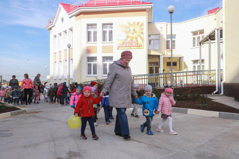 Женщина проработала в детсаде 11 лет и была уволена после жалобы мигрантки