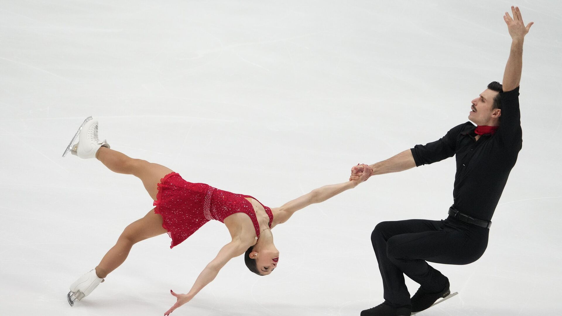 фигуристка фон. синицына кацалапов чемпионат европы. смолкин фигурное катание диана дэвис. чемпионат европы 2021 по фигурному. итальянский фигурист.