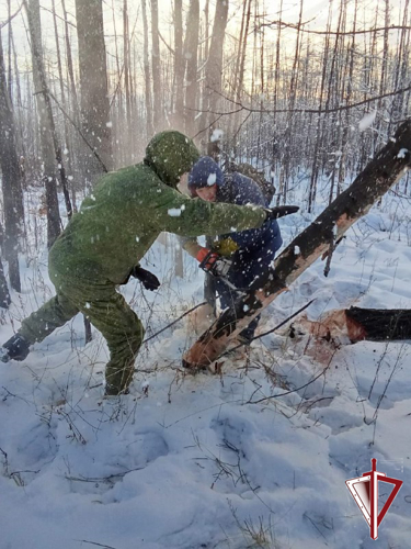 В Нюрбе росгвардейцы помогают семьям участников СВО