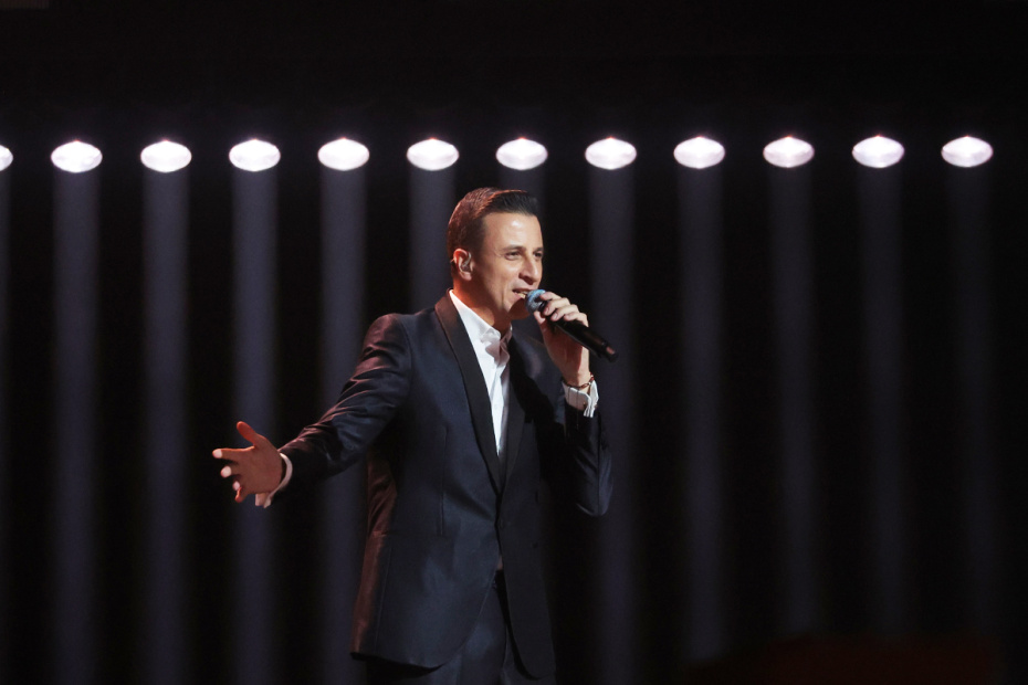 Мустафа Саад (Египет) выступает на международном музыкальном конкурсе «Интервидение» 2025