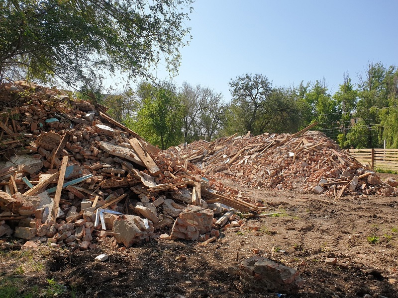 Самый дешовый снёс. Царицыно (железнодорожная станция). Снесли вокзал железнодорожная. Станция сальск. Вокзал сургут 2023.