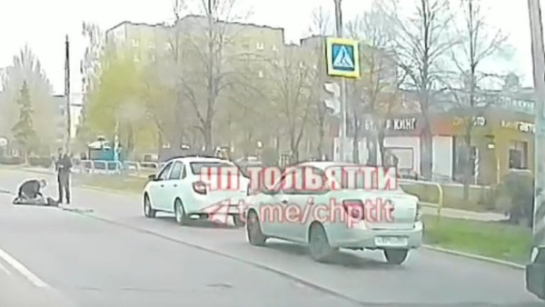 Очевидцы: в Тольятти Lada Largus сбила ребенка на самокате
