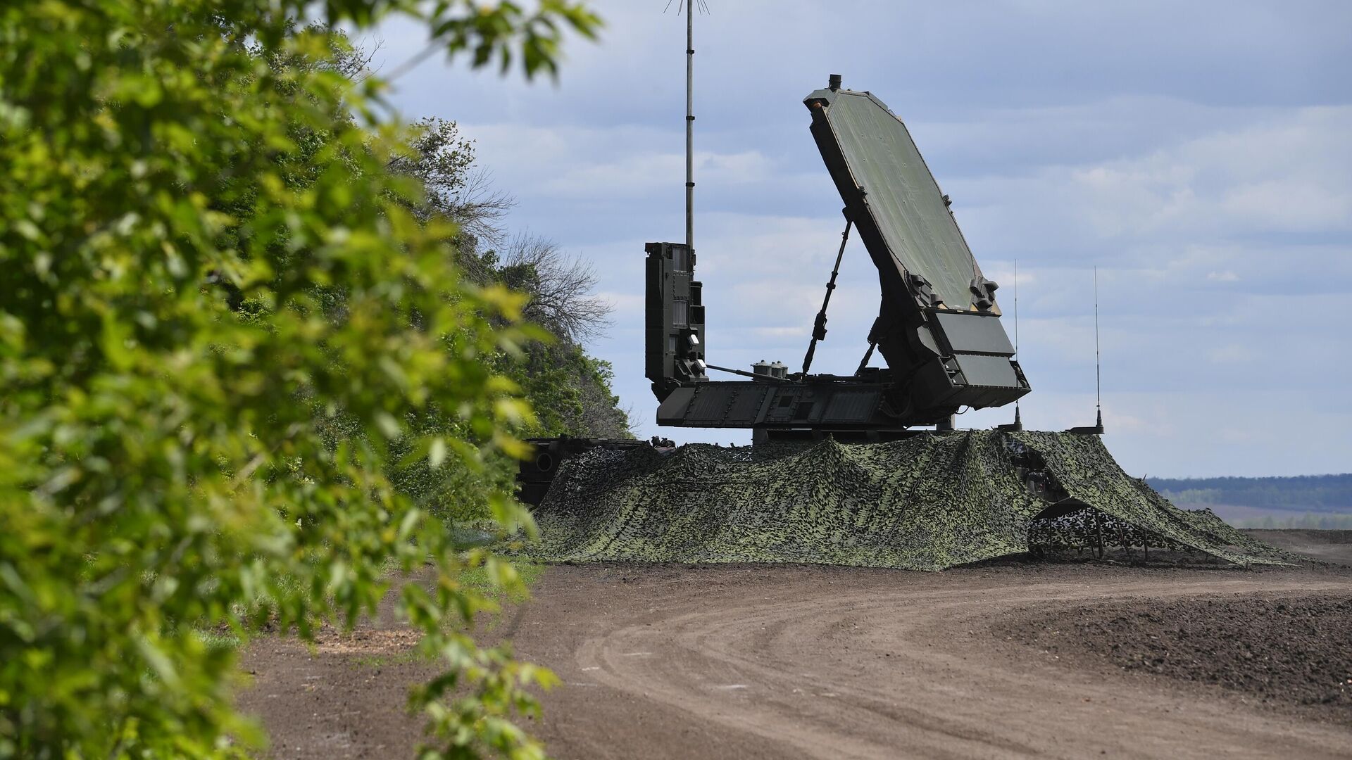 1143 зенитно ракетный полк