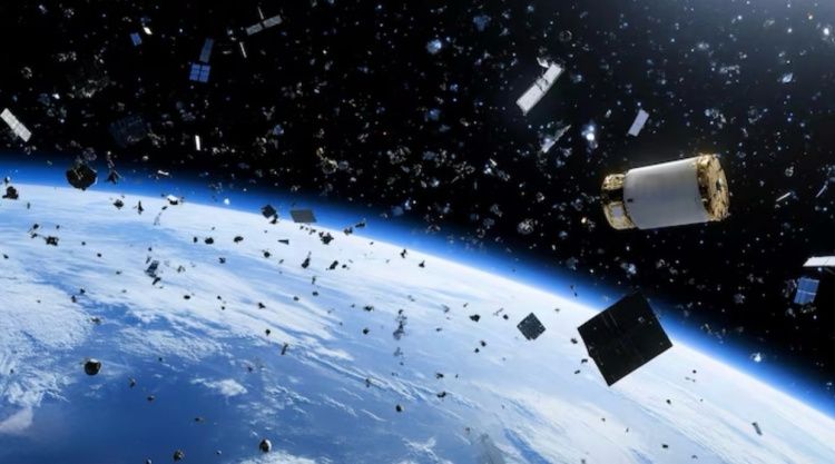 Космос сам очищается? Учёные раскрыли связь солнечной активности и мусора на орбите