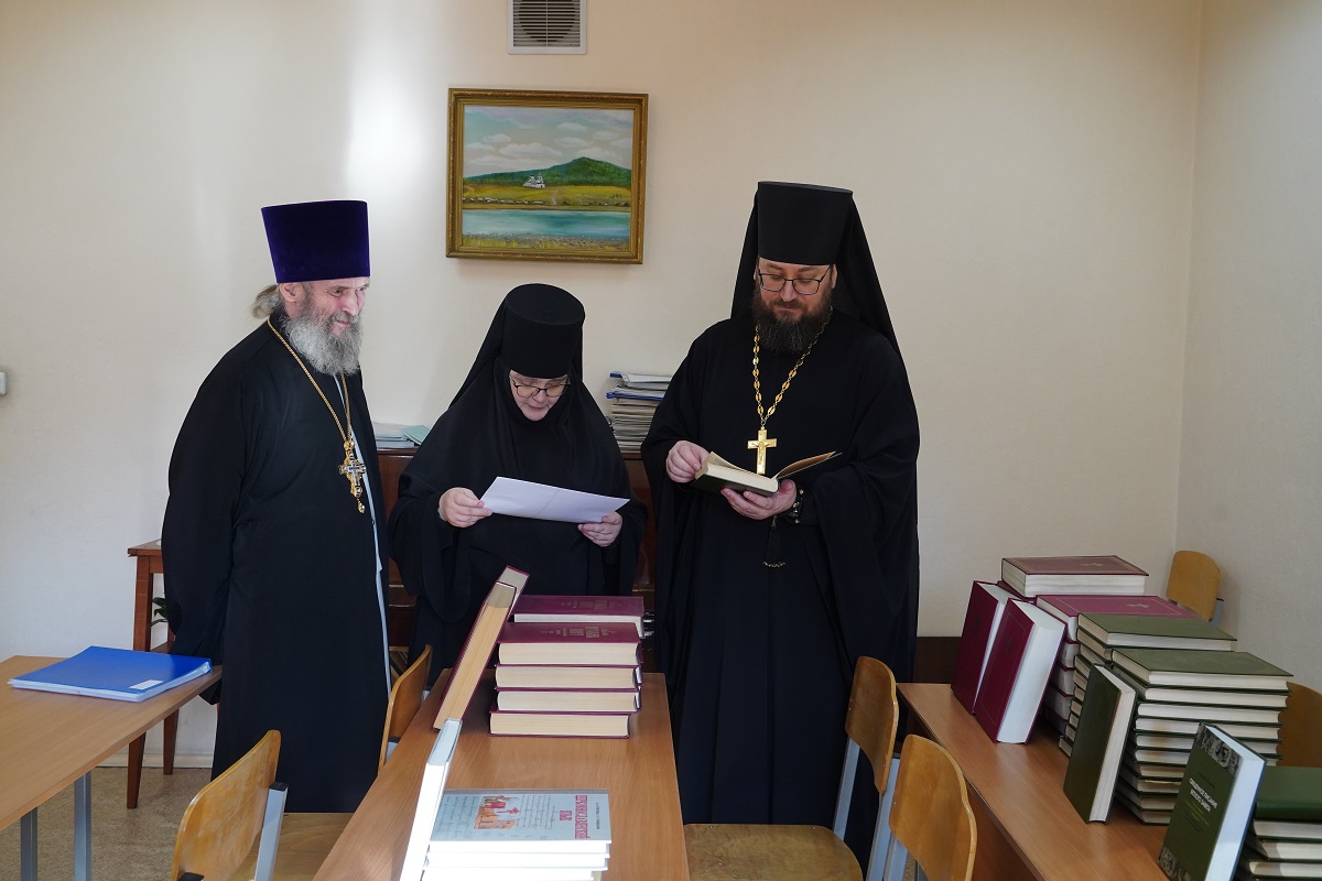 Выездная экспертная группа Межведомственной комиссии по вопросам образования монашествующих посетила Забайкальскую митрополию