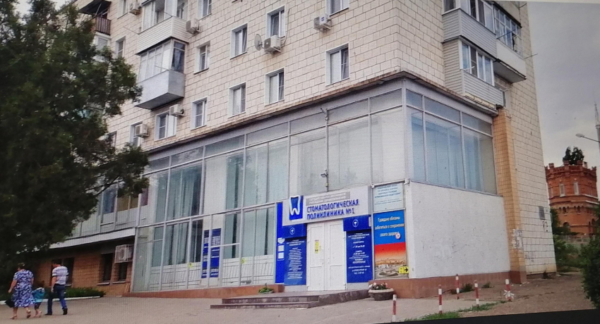 В Камышине профильного врача для стоматологической поликлиники еще только ждут на работу, но маленьких пациентов есть кому лечить и сейчас