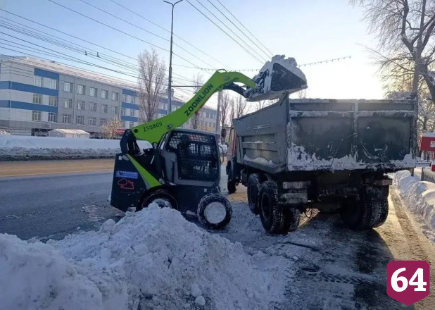 Улицы Саратова от снега будут убирать 562 машины 
