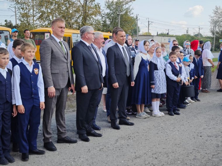 В торжественной церемонии принял участие губернатор Вадим Шумков