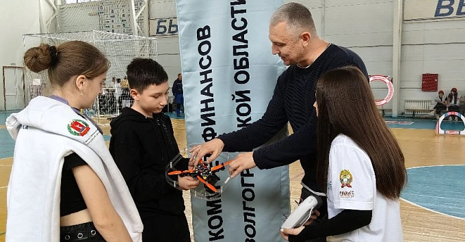 «Взлет34 - Муниципалитеты»: в волгоградском регионе впервые проходит зональный чемпионат по управлению БПЛА 