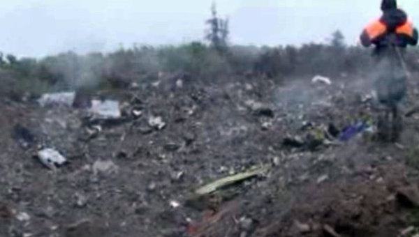 Видеокадр с места катастрофы Ан-12А, упавшего под Омсукчаном