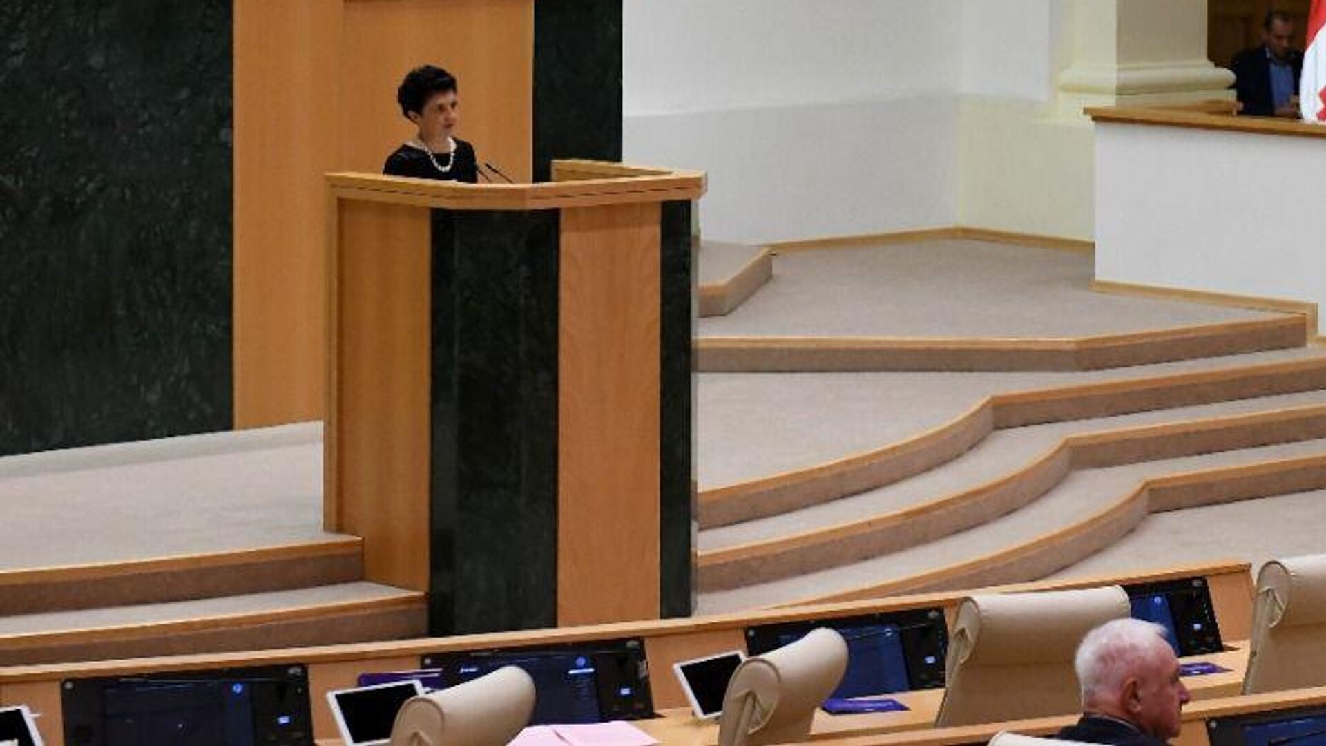 Министр спорта Грузии Тея Цулукиани в парламенте - Sputnik Грузия, 1920, 02.09.2025