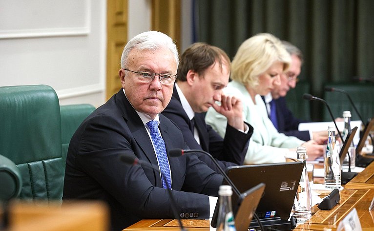 Заседание Совета по вопросам развития Сибири при Председателе Совета Федерации на тему «Сибирская экономика – от сырьевой к высокотехнологичной»