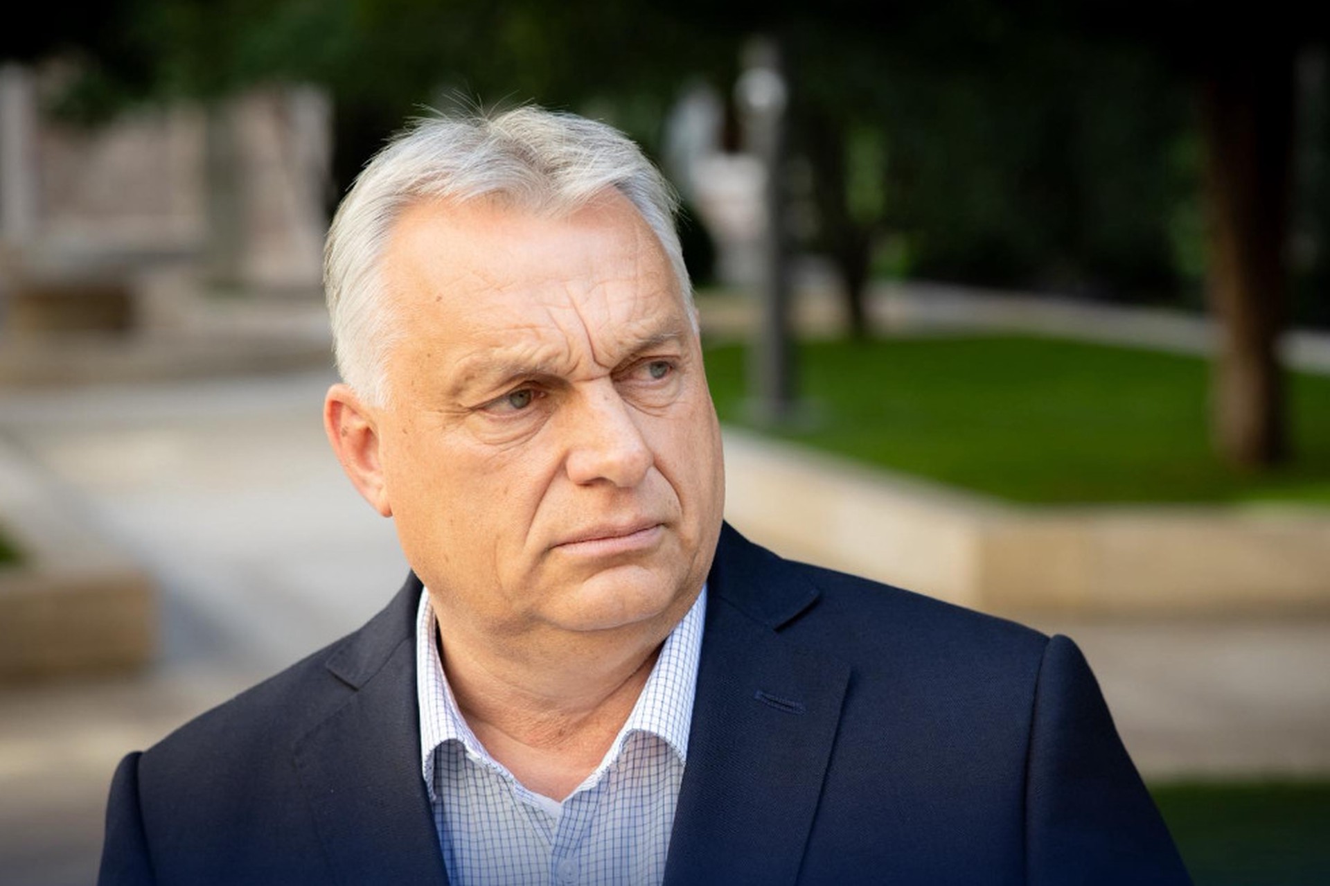 Орбана лишили денег и отправили их на Украину