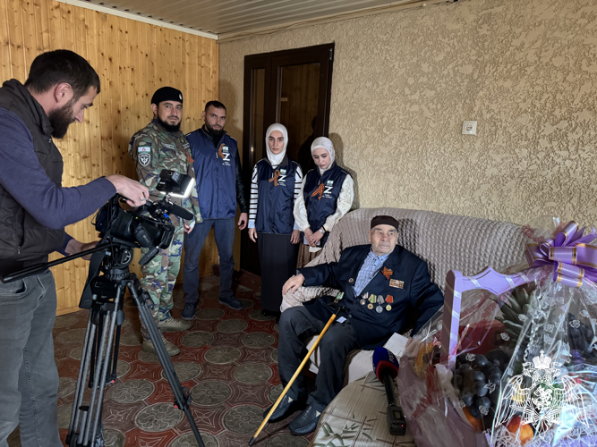 Росгвардейцы совместно с представителями регионального Фонда «За – правду» посетили ветерана ВОВ в Ингушетии
