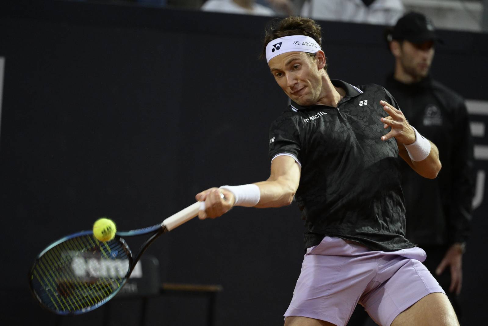 Рууд неожиданно покинул турнир в Париже, уступив Альтмайеру