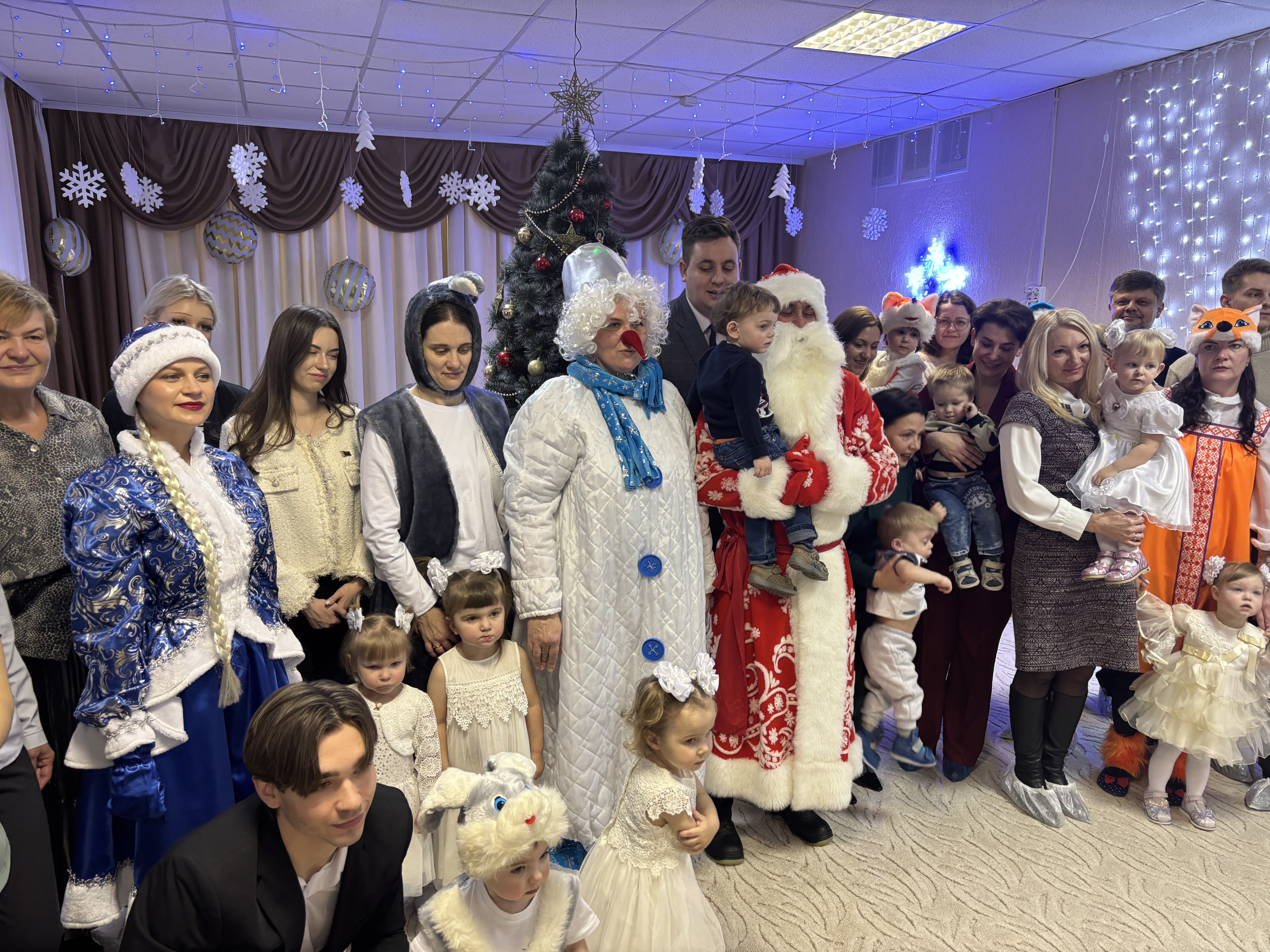 Добрые дела под Новый год: БУТБ и МАРТ подарили праздник детям