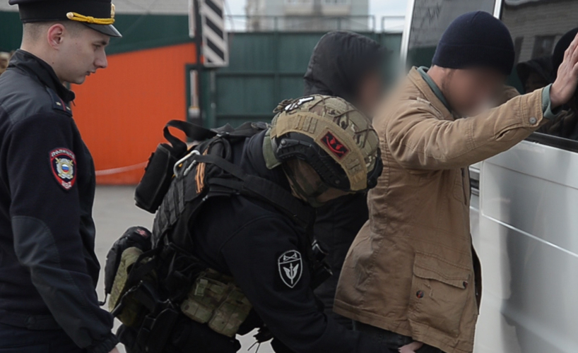 В Пензе при поддержке спецназа Росгвардии выявили мигрантов, нарушивших закон (видео)
