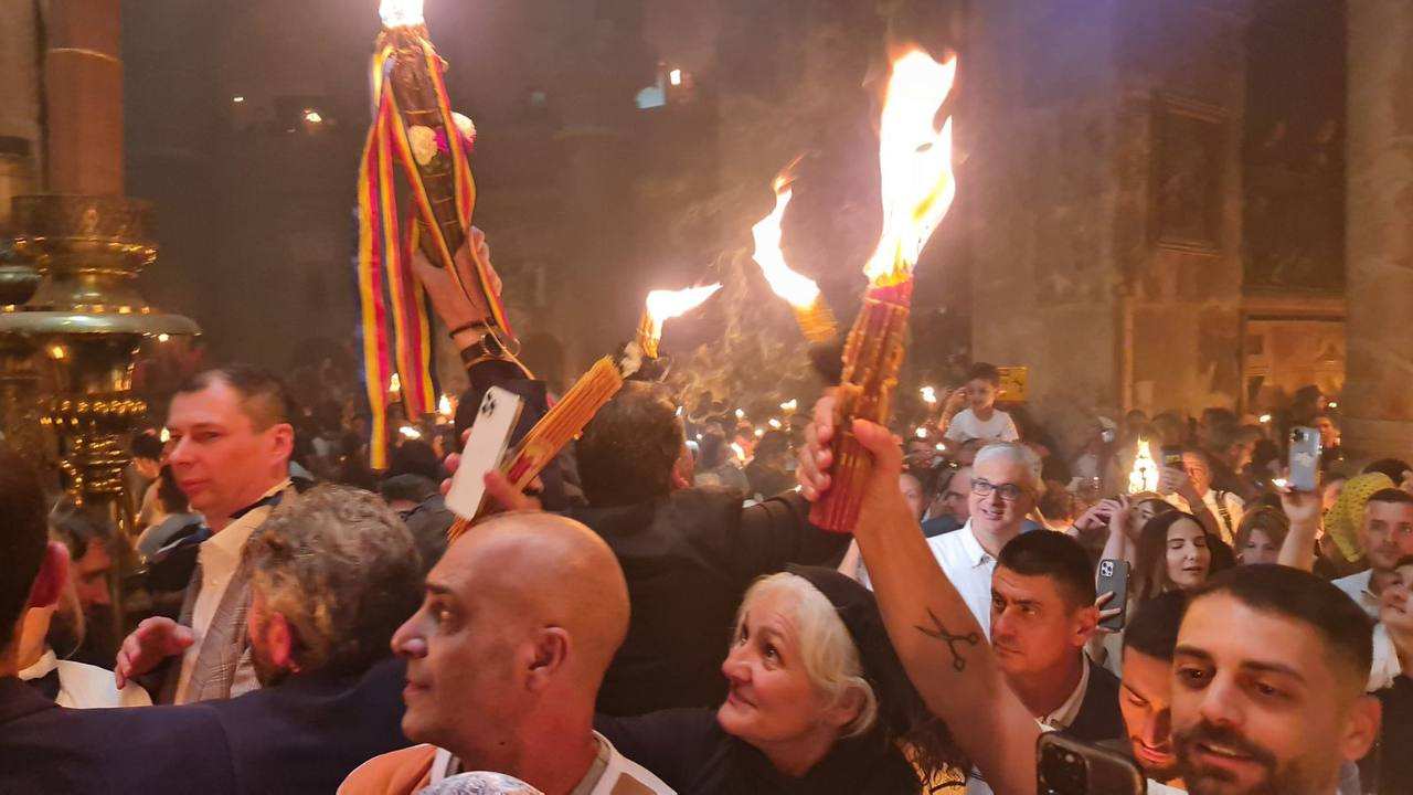 В Иерусалиме сошёл Благодатный огонь (ФОТО, ВИДЕО)