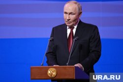 Путин наградил двух чиновников