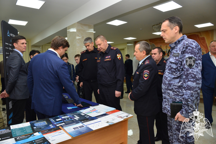 В Воронеже офицеры вневедомственной охраны приняли участие в Международной научно-практической конференции