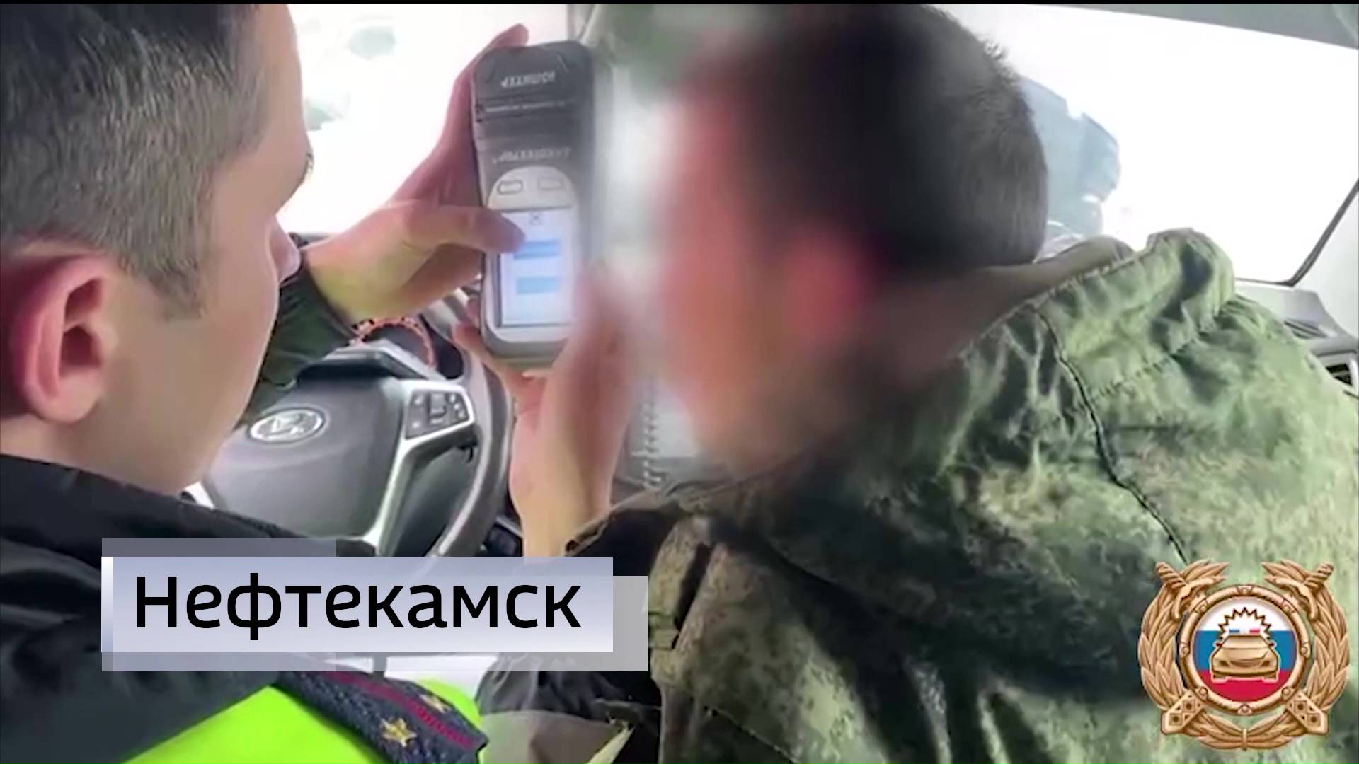 В Нефтекамске пьяный пилот “Нивы”, пытаясь уйти от полицейской погони, попал в ДТП: пострадала электроопора