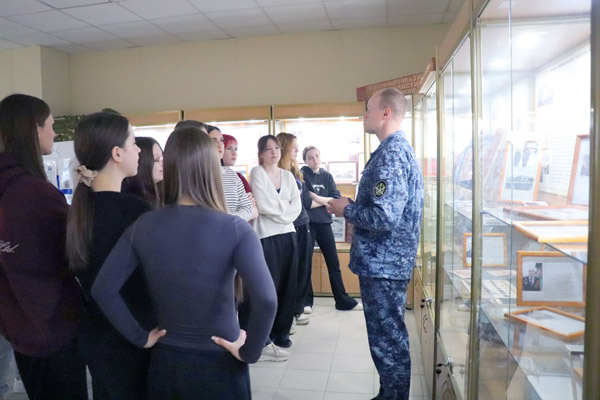 Сотрудники УФСИН России по Тверской области представили свою службу первокурсникам Тверского кооперативного техникума