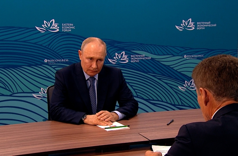 Встреча Владимира Путина и Олега Кожемяко во Владивостоке