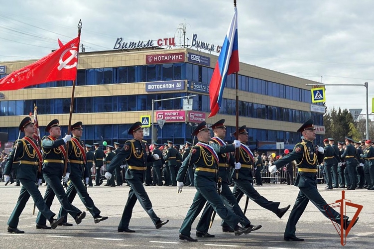 Командир Северского соединения Росгвардии принял праздничный парад в честь юбилея Великой Победы (видео)