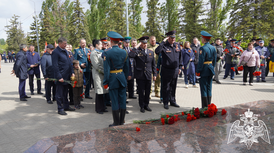 В Саратове руководство территориального Управления приняло участие в церемонии возложении цветов к Вечному огню в парке Победы