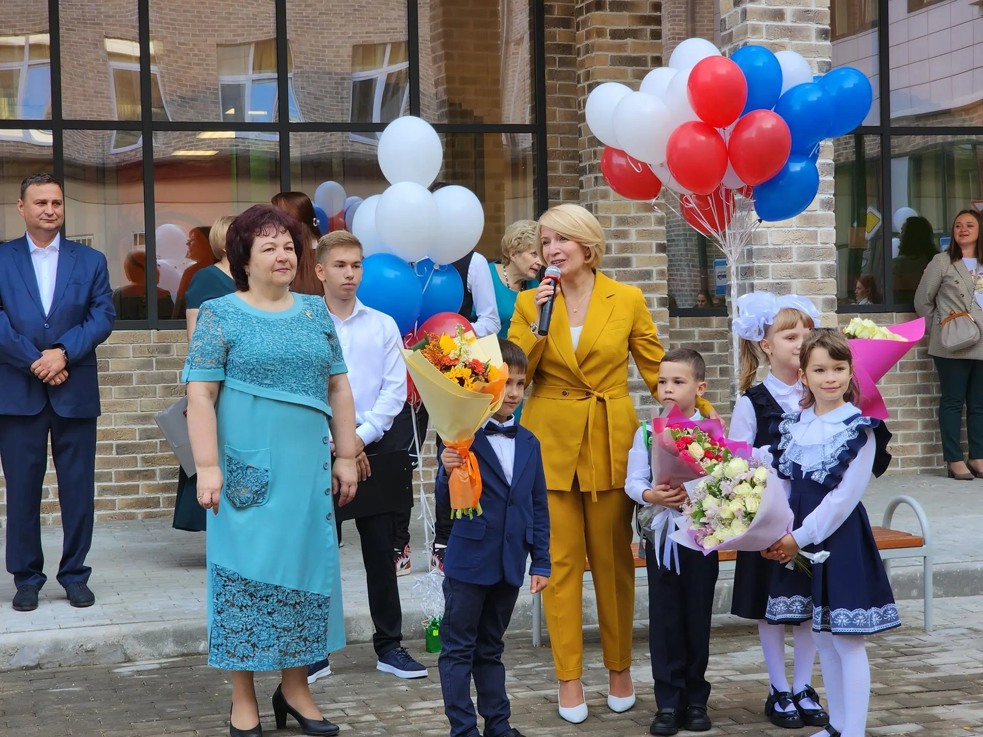 День города мытищи 2024 дата. Школа 6 Мытищи. Школа 6 Мытищи учителя. Новая школа в Мытищах. Мытищи школа 6 новости.