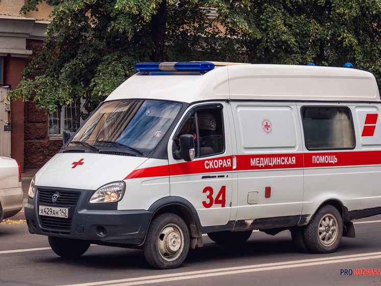 Кузбассовца с разбитой головой в больницу доставили санавиацией после падения с высоты