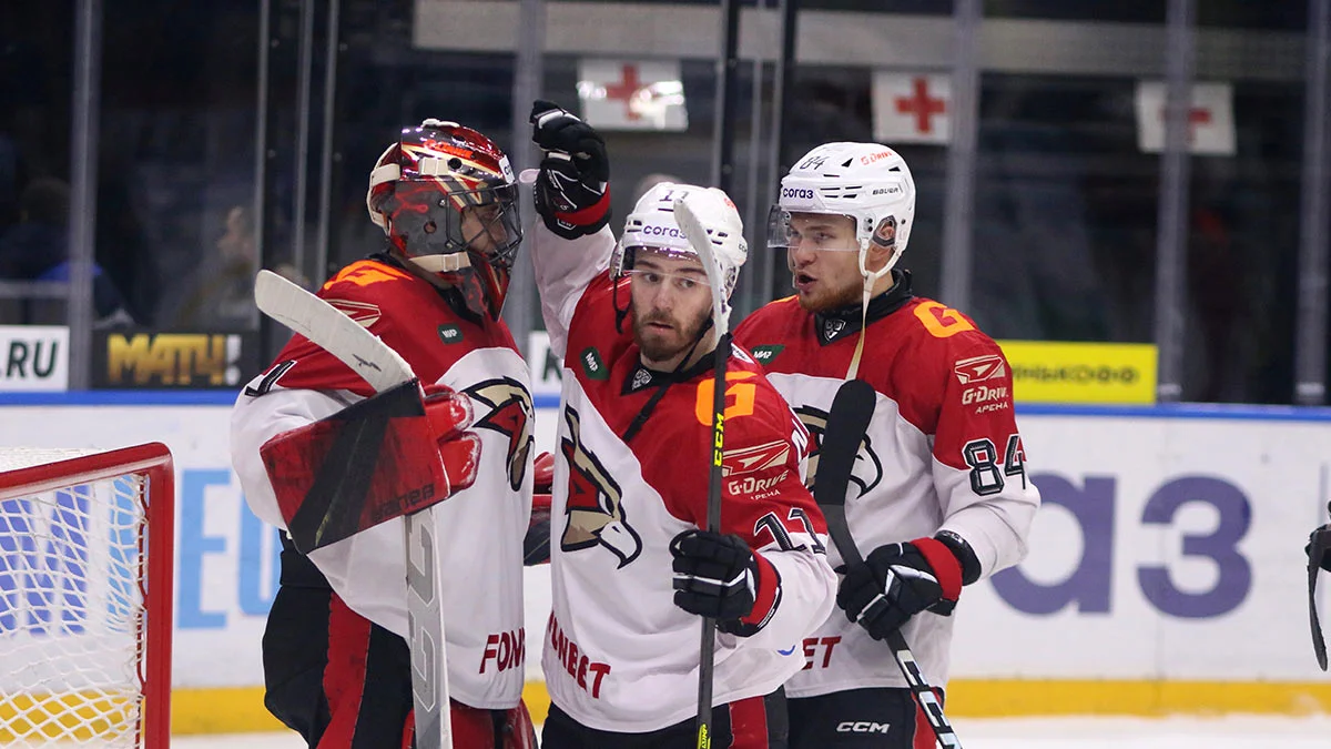 «Авангард» на выезде уверенно победил «Сибирь»