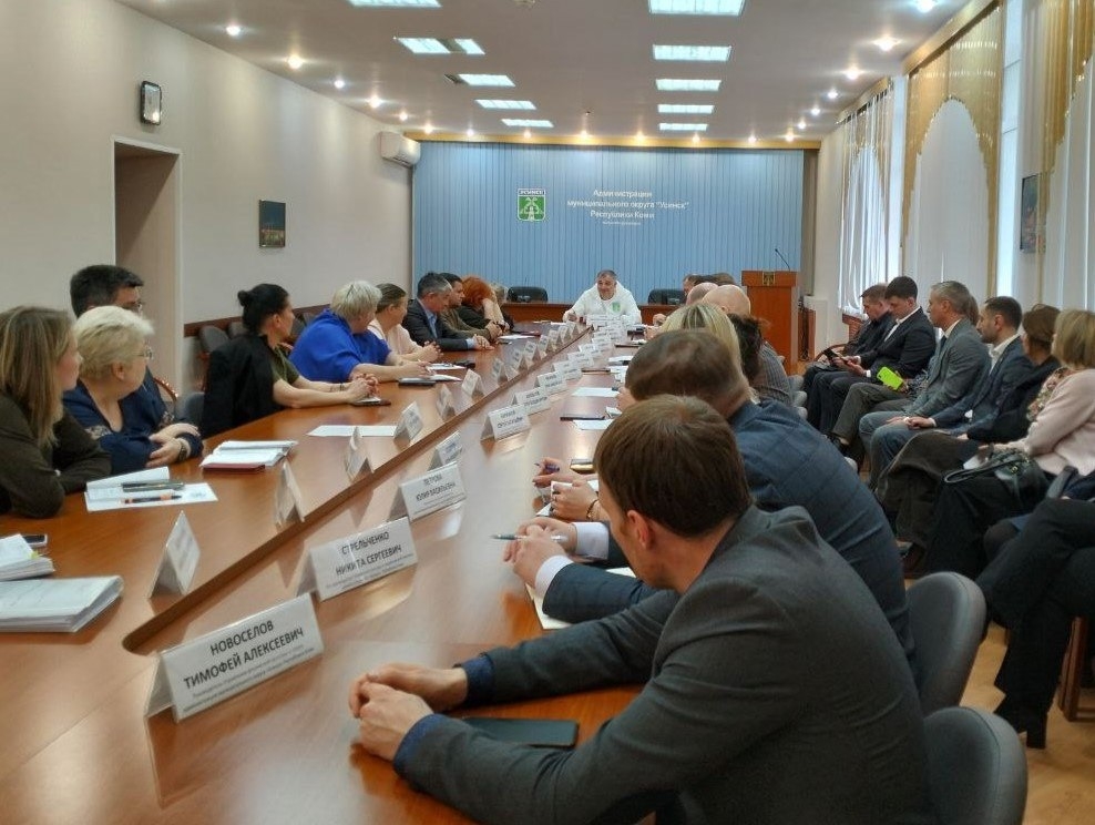 Головная боль водителей и шефство колонии: о чем писали главы городов и районов Коми на этой неделе