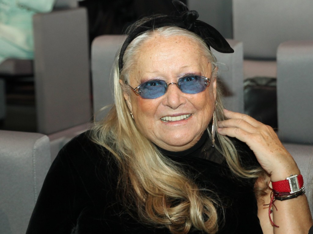 Редкие кадры на льду: Татьяна Михалкова показала внуков прямо с Красной площади